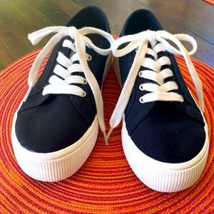 Torrid Platform sneakers🖤 🖤🖤